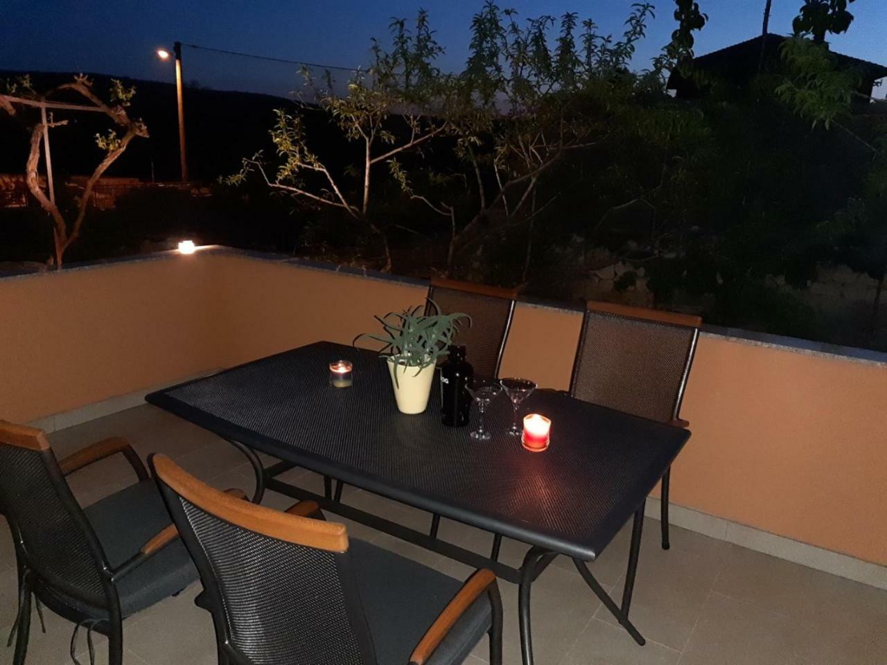Lanelu Apartman Rogoznica  Exterior photo