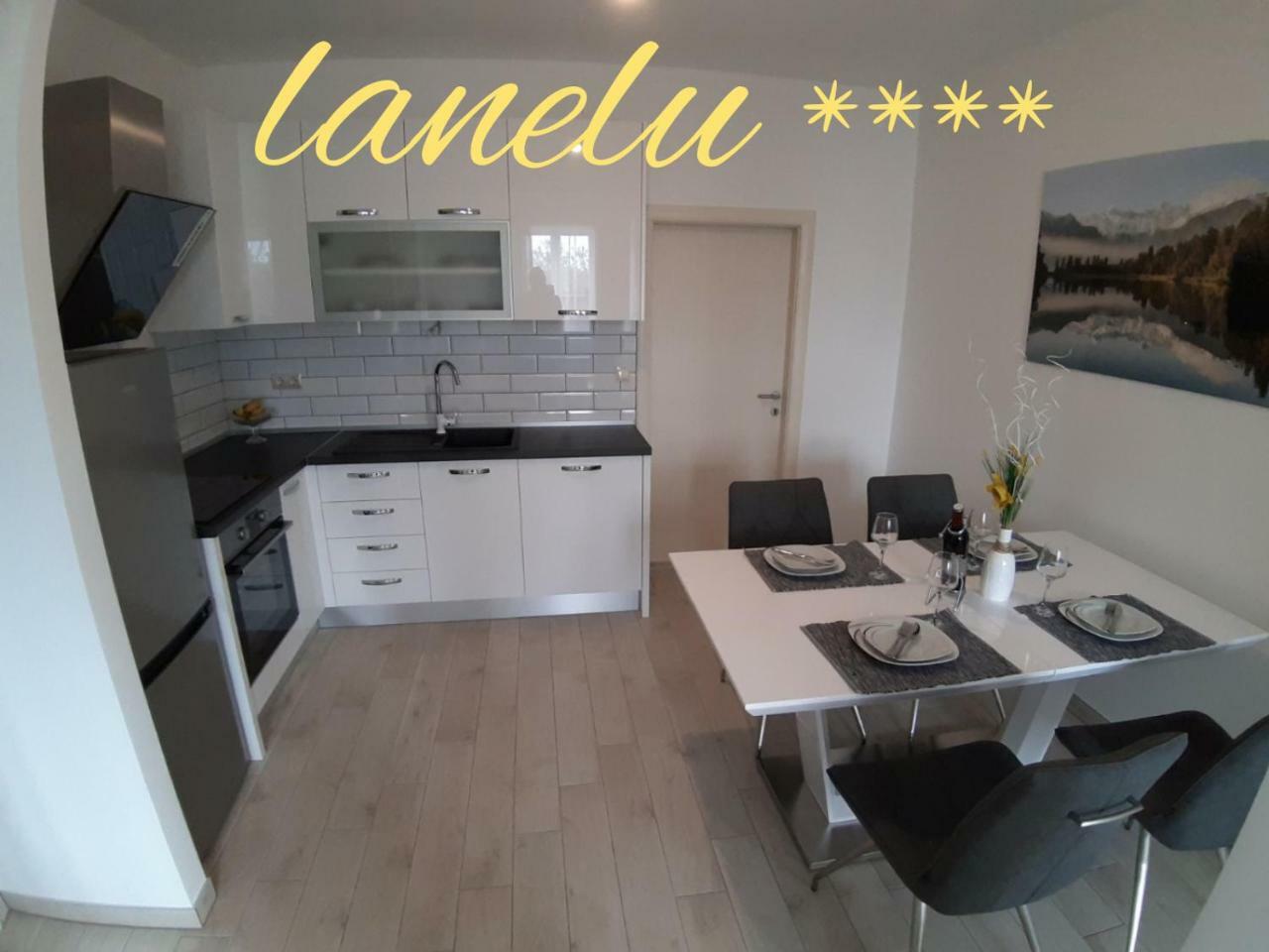 Lanelu Apartman Rogoznica  Exterior photo