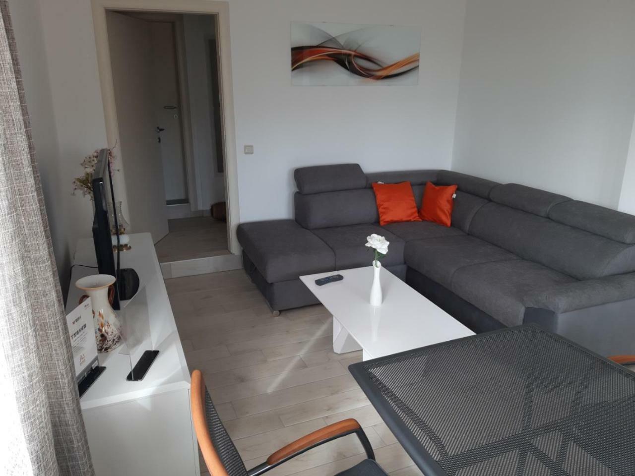 Lanelu Apartman Rogoznica  Exterior photo