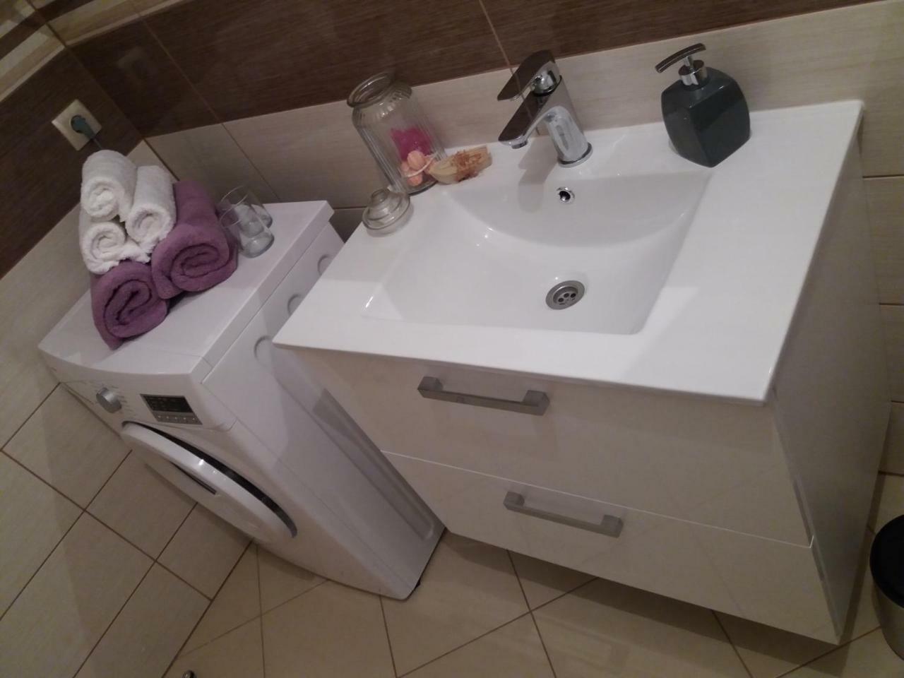 Lanelu Apartman Rogoznica  Exterior photo