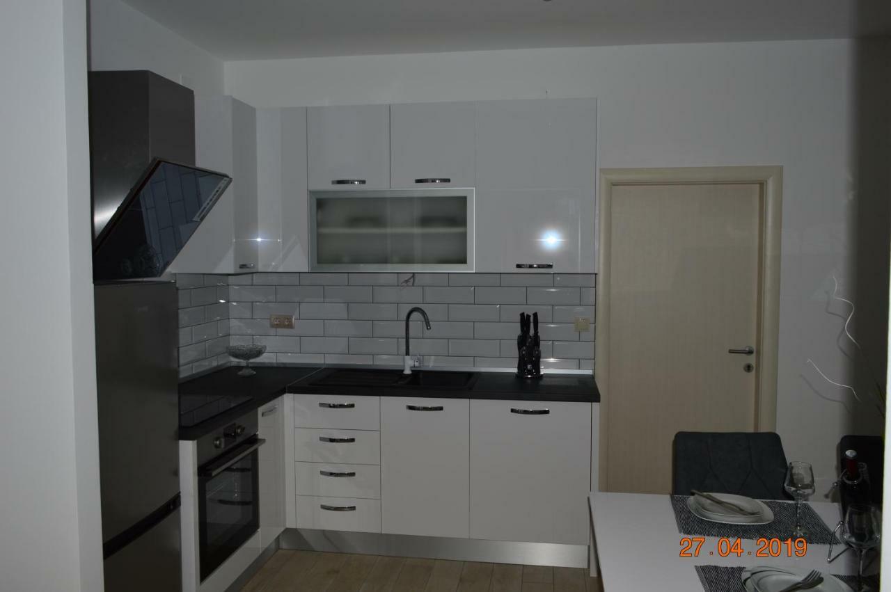 Lanelu Apartman Rogoznica  Exterior photo