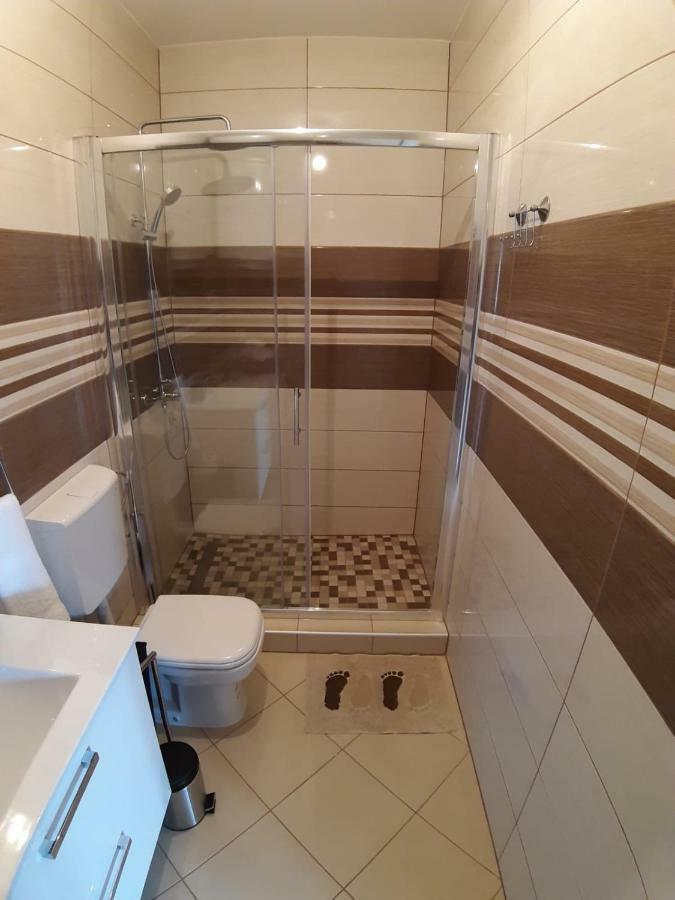 Lanelu Apartman Rogoznica  Exterior photo