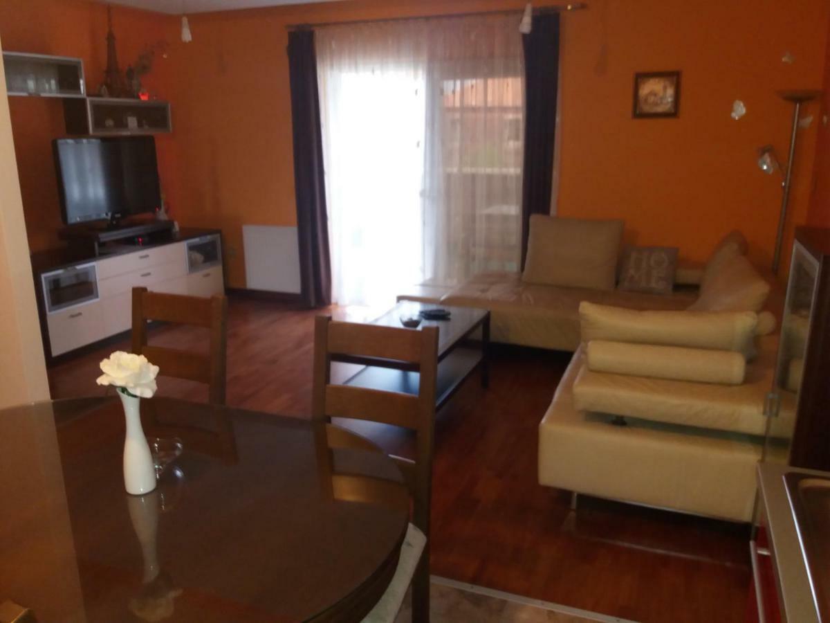 Lanelu Apartman Rogoznica  Exterior photo