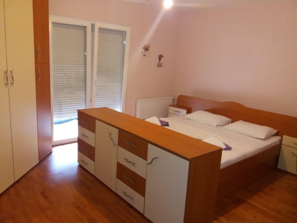 Lanelu Apartman Rogoznica  Exterior photo